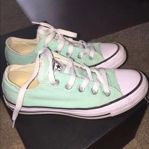 Converse size 5